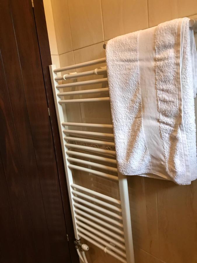 Bujtina Hader Xhebro Hostel Tepelene Luaran gambar