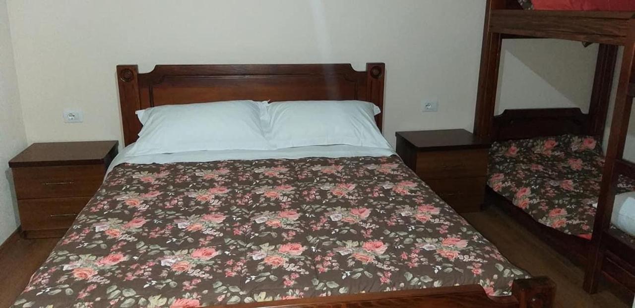 Bujtina Hader Xhebro Hostel Tepelene Luaran gambar
