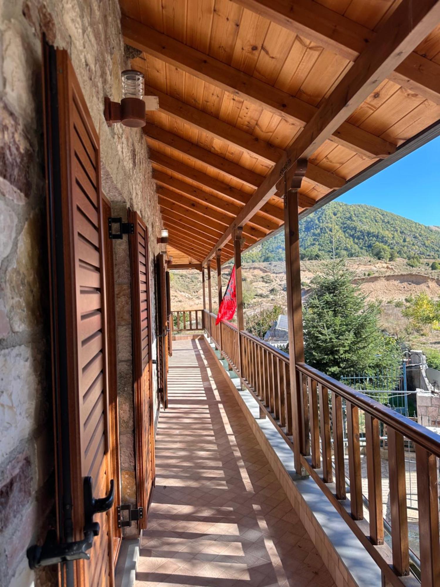 Bujtina Hader Xhebro Hostel Tepelene Luaran gambar