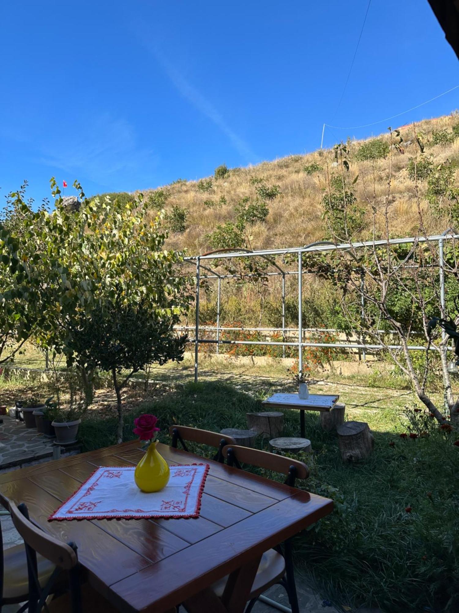 Bujtina Hader Xhebro Hostel Tepelene Luaran gambar